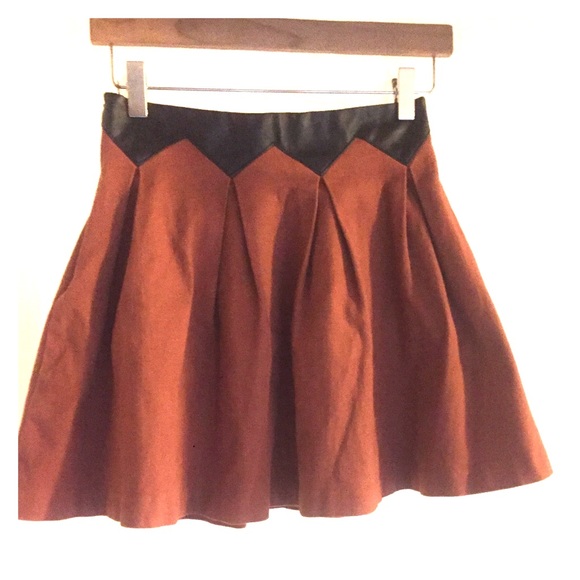 ModCloth Dresses & Skirts - Modcloth Retro Orange Suede Circle Skirt w Leather